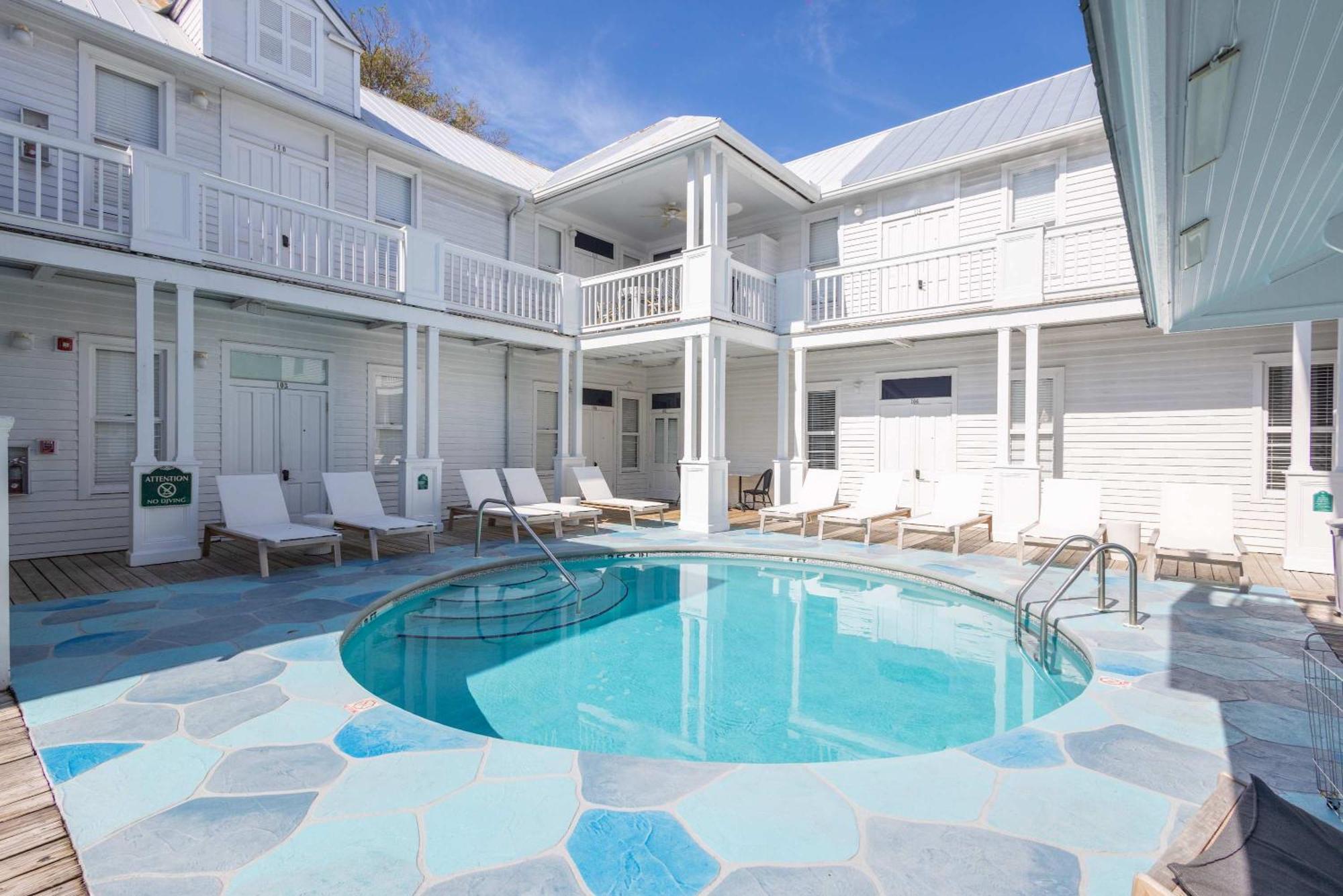 Deluxe King - Curry Mansion With Pool! Hotel Key West Exterior photo